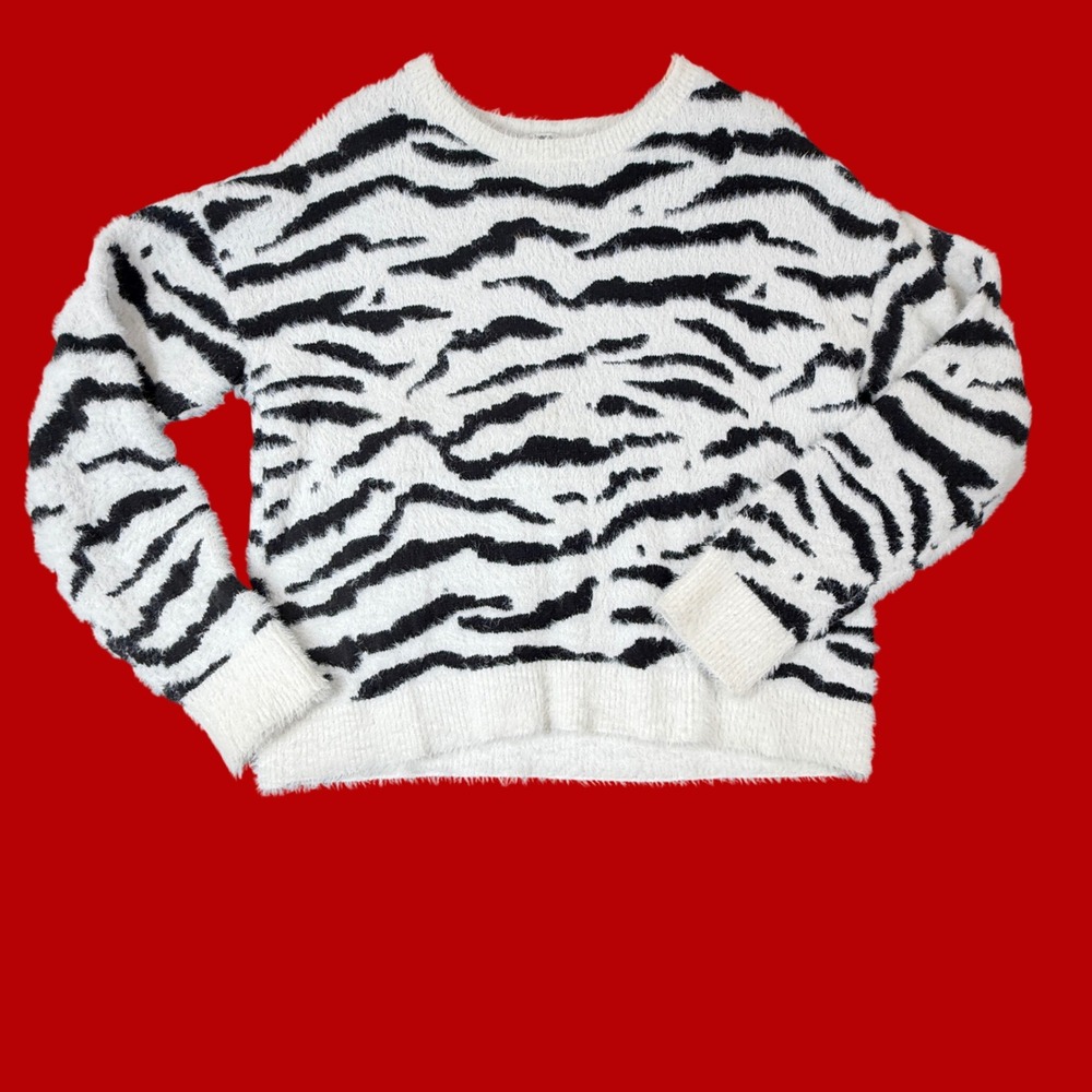 Bar III Womens Zebra Print Fuzzy Eyelash Knit Sweater Black White Medium